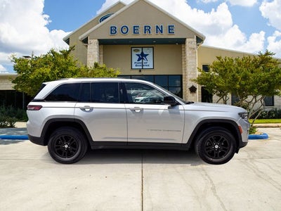 2024 Jeep Grand Cherokee Base