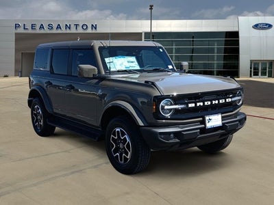 2026 Ford Bronco Outer Banks®