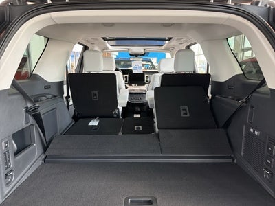 2025 Ford Expedition Platinum®