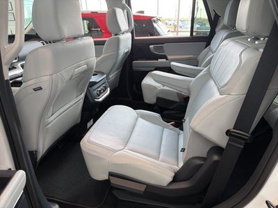 2025 Ford Expedition Platinum®