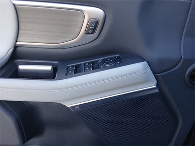 2025 Ford Expedition Platinum®