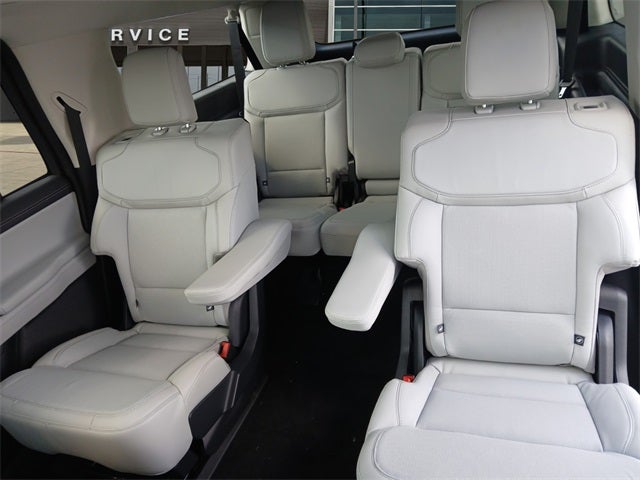 2025 Ford Expedition Platinum®