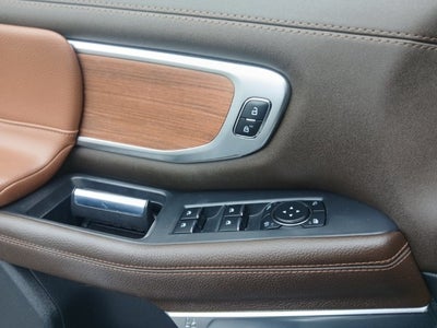 2025 Ford Expedition Base