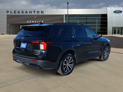 2025 Ford Explorer ST-Line