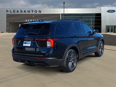 2025 Ford Explorer ST-Line