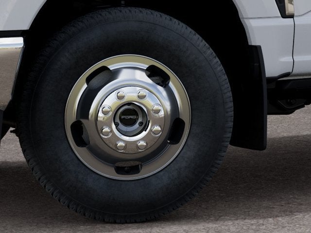 2027 Ford F-350SD F-350® Lariat®