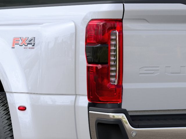 2027 Ford F-350SD F-350® Lariat®