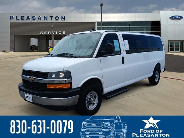 2025 Chevrolet Express 3500 LT Extended's photo