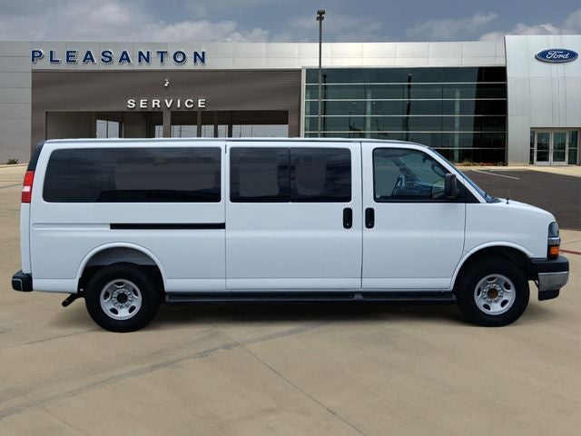 2025 Chevrolet Express 3500 LT