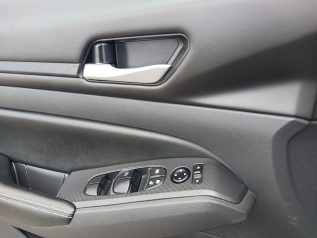 2025 Nissan Altima SV - Photo 17