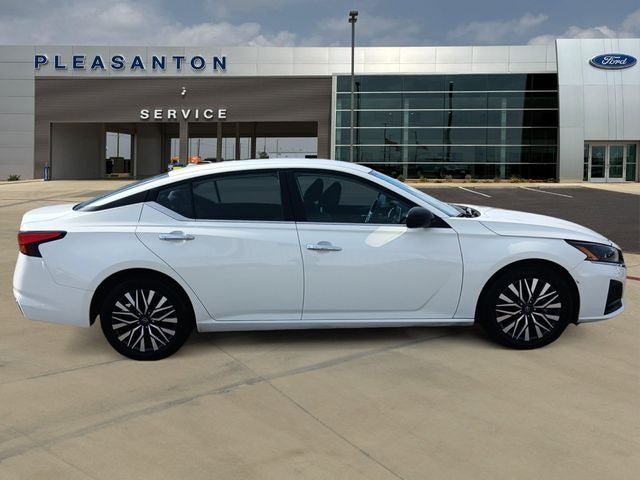 2025 Nissan Altima SV - Photo 6