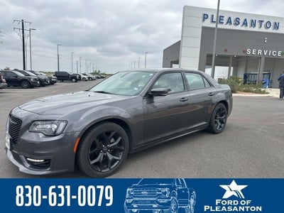 2022 Chrysler 300 Touring L