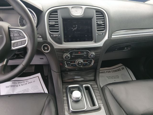 2022 Chrysler 300 Touring L