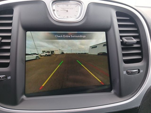 2022 Chrysler 300 Touring L