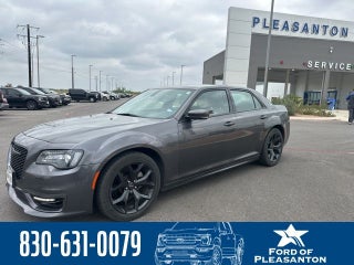 2022 Chrysler 300 Touring L