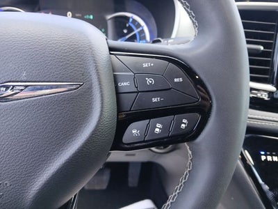 2024 Chrysler Pacifica Hybrid Select