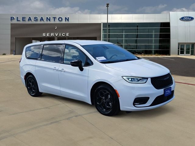 2024 Chrysler Pacifica Hybrid Select