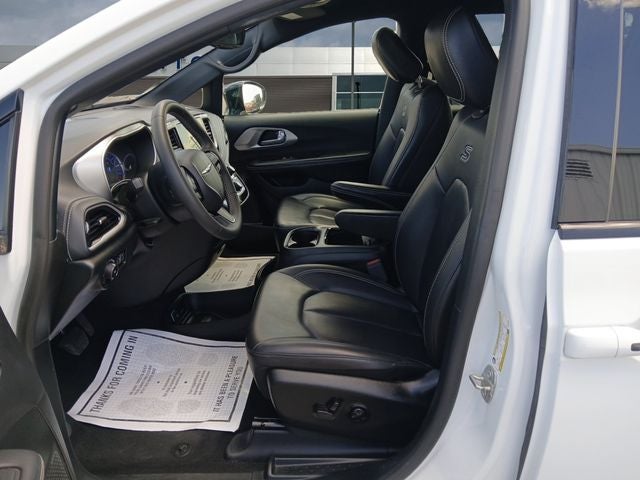 2024 Chrysler Pacifica Hybrid Select