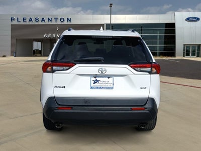 2022 Toyota RAV4 XLE