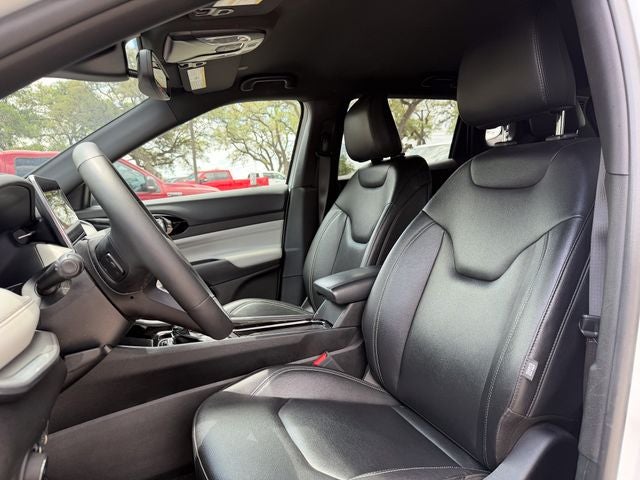 2025 Jeep Compass Base