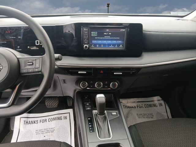 2025 Nissan Kicks S