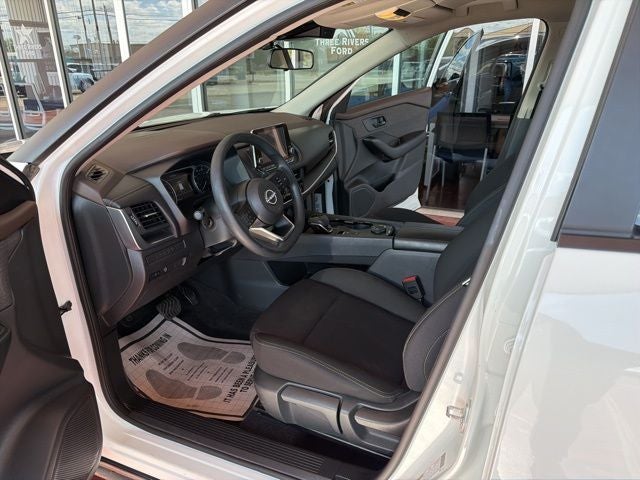 2023 Nissan Rogue Base