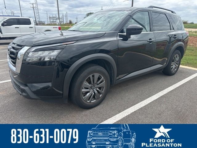 2025 Nissan Pathfinder Base
