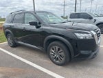 2025 Nissan Pathfinder Base