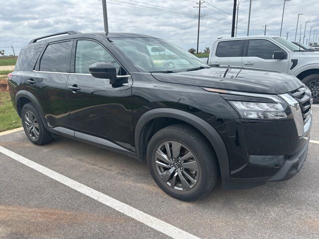 2025 Nissan Pathfinder Base