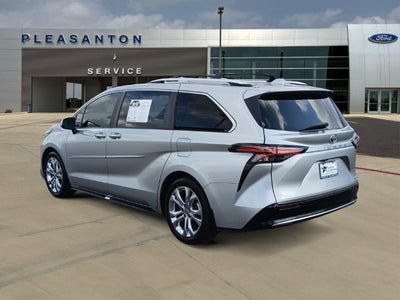 2024 Toyota Sienna Platinum 7 Passenger