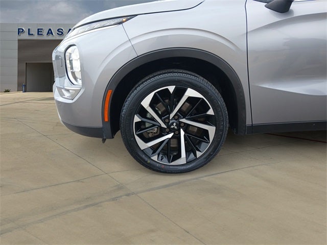 2022 Mitsubishi Outlander SE