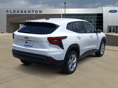 2025 Chevrolet Trax LS