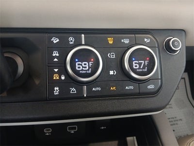 2022 Land Rover Defender 110 110 SE