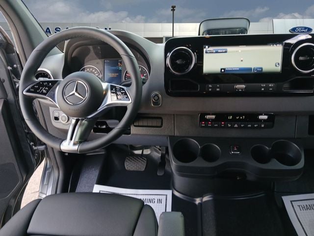 2026 Mercedes-Benz Sprinter 2500 144 WB Standard Roof Passenger