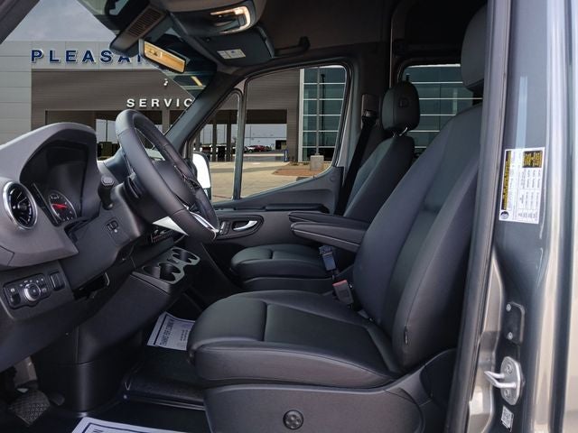 2026 Mercedes-Benz Sprinter 2500 144 WB Standard Roof Passenger