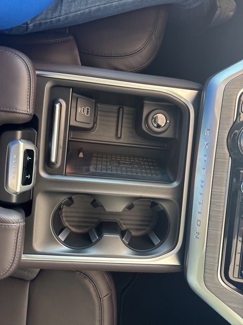 2025 Ford Expedition Platinum®