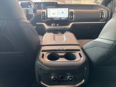 2025 Ford Expedition Platinum®