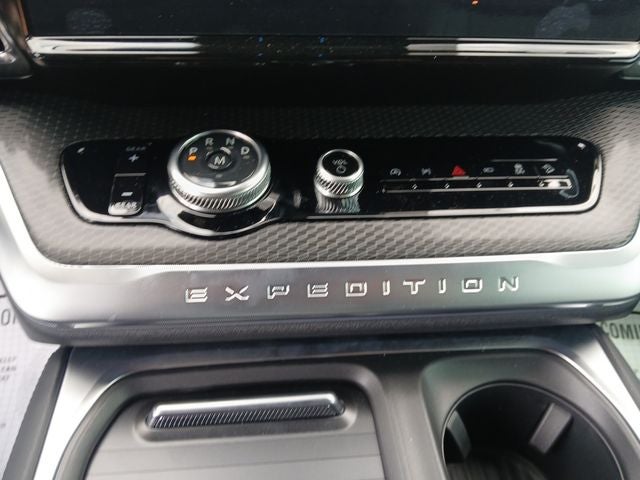 2025 Ford Expedition Platinum®