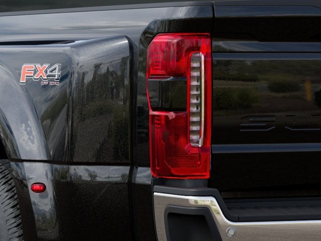 2027 Ford F-350SD F-350® Lariat®