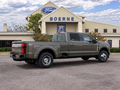 2027 Ford F-350SD F-350® Platinum®