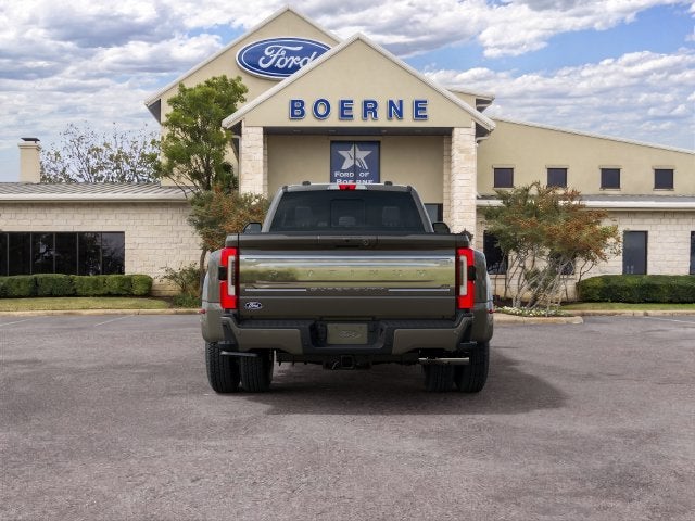 2027 Ford F-350SD F-350® Platinum®