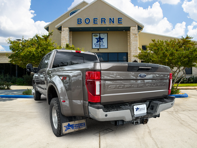 2022 Ford F-350SD Lariat Super Duty