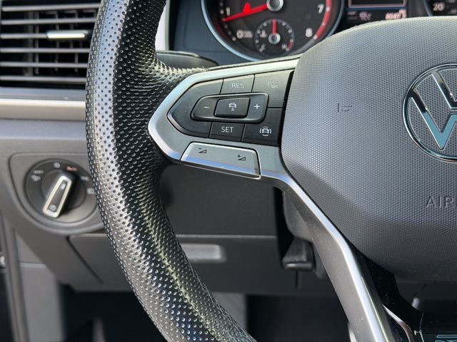 2020 Volkswagen Atlas Cross Sport 3.6 V6 SE w/ Technology R-Line