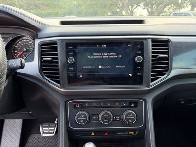 2020 Volkswagen Atlas Cross Sport 3.6 V6 SE w/ Technology R-Line