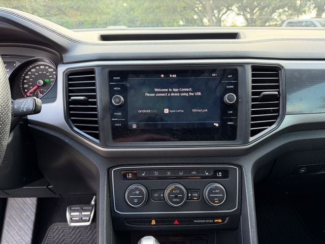 2020 Volkswagen Atlas Cross Sport 3.6 V6 SE w/ Technology R-Line