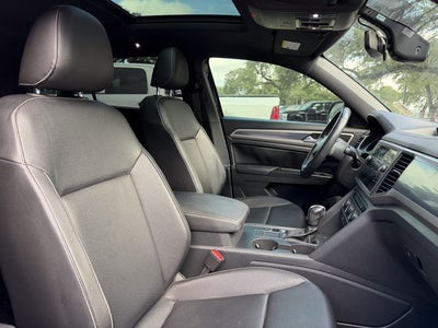 2020 Volkswagen Atlas Cross Sport 3.6 V6 SE w/ Technology R-Line