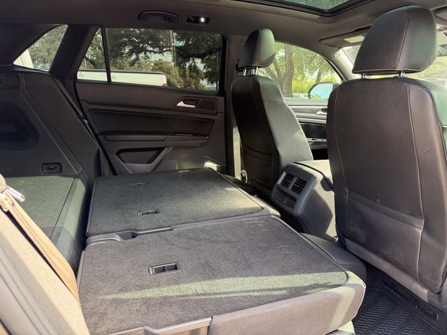 2020 Volkswagen Atlas Cross Sport 3.6 V6 SE w/ Technology R-Line