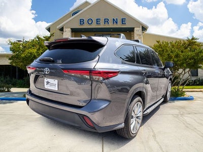 2022 Toyota Highlander LE