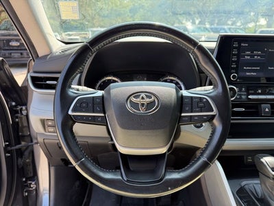2022 Toyota Highlander LE