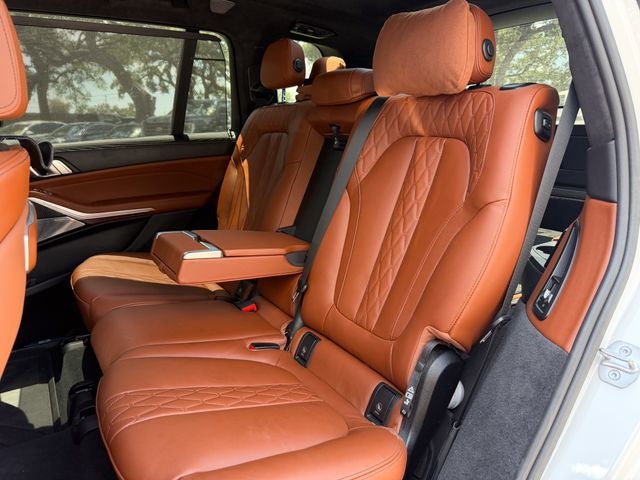 2025 BMW X7 M60i